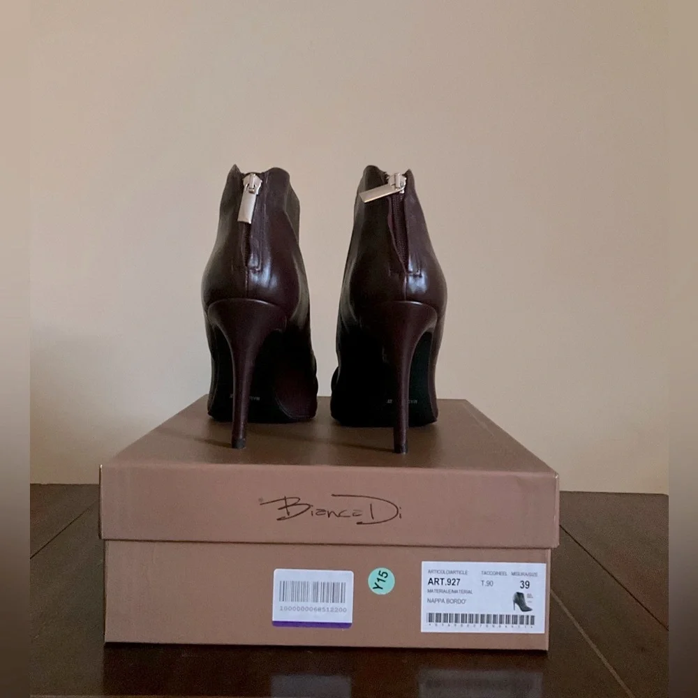 NWT - Bianca Di - Scrunch Ankle Boot in Bordeaux Leather - EU 39 / US 8.5-9